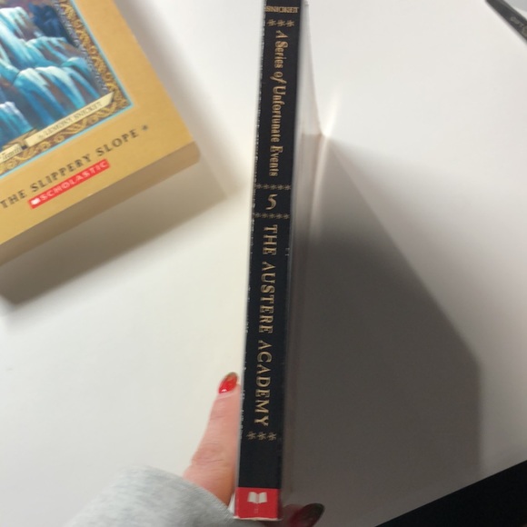 Set of 5 A Series of Unfortunate Events by Lemony Snicket paperback books - Picture 3 of 16